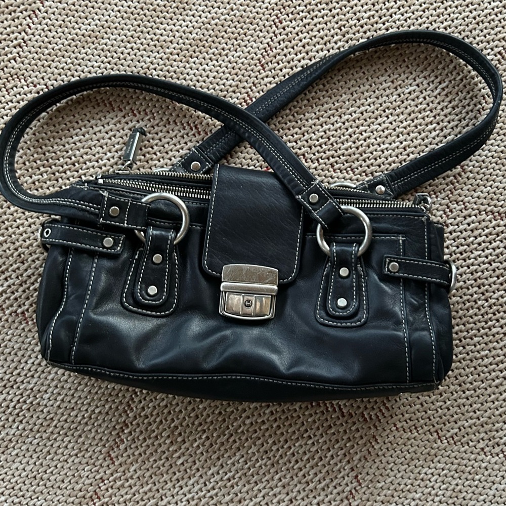 PERLINA Vintage Leather Shoulder Bag - Picture 3 of 9